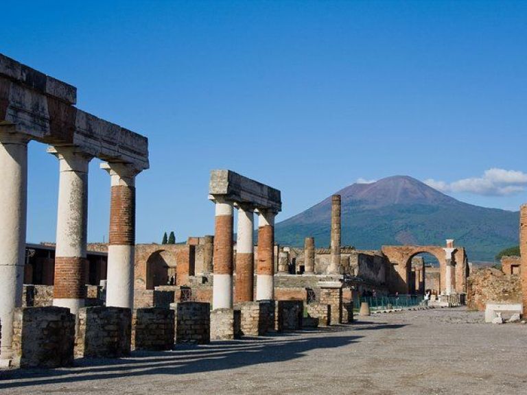 Amalfi Coast & Pompeii [SHARED GROUP TOUR].