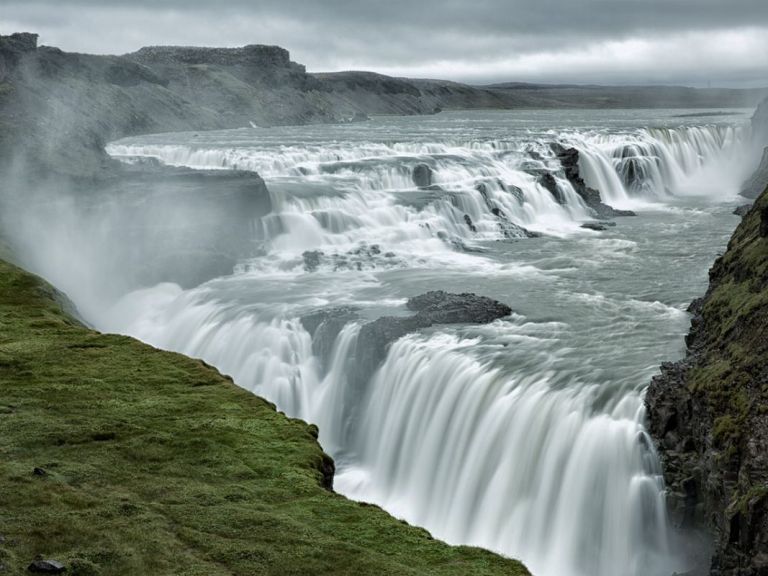 Golden Circle Extended: The most iconic historical and natural attractions of Iceland with a relaxing end of tour : a bath in a natural hot spring…