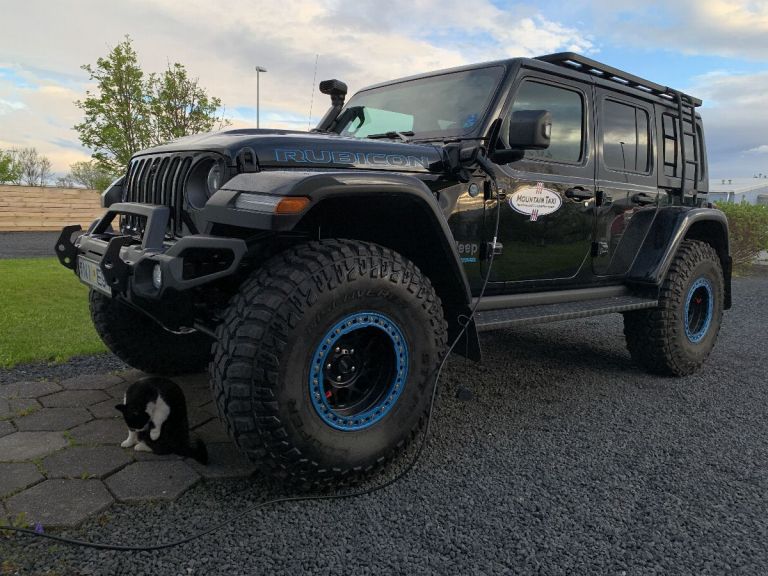 Private Super Jeep with driver guide. Private Super Jeep: Rent a Super Jeep with driver guide, for a day tour or more. Visit Iceland at your own pace and in style.