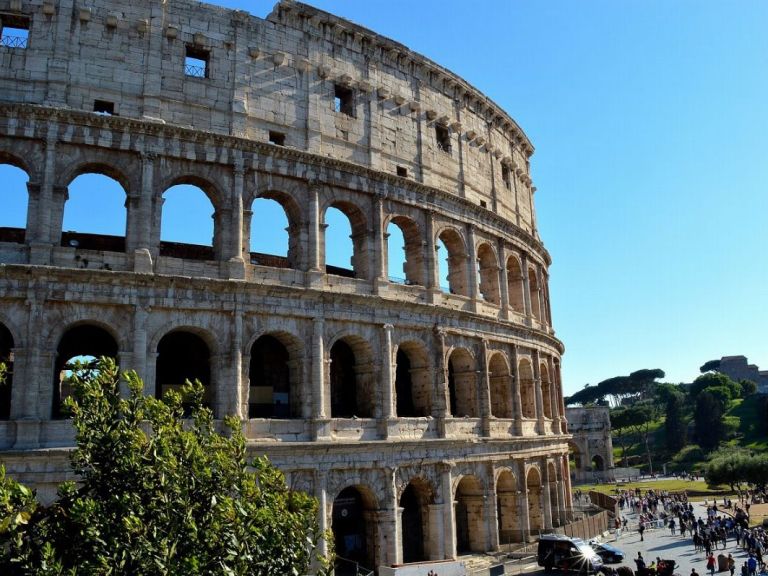 Colosseum, Vatican and Trevi Fountain Private Walking Tour.