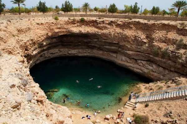 Discover the South and Wadi Shab from Muscat