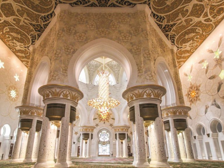 Abu Dhabi Tour With Sheikh Zayed Mosque & Ferrari World from Abu Dhabi.