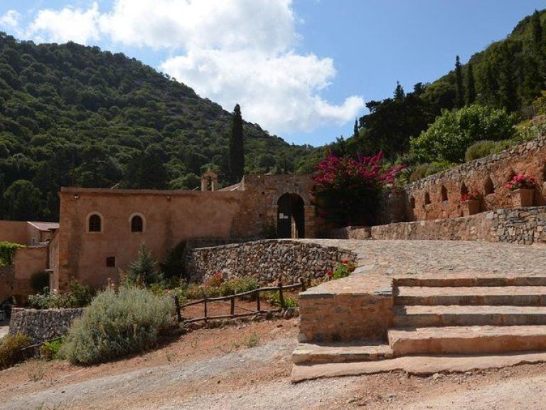 The Cretan Way of Life at the mountains of Rethymno (Mylopotamos).
