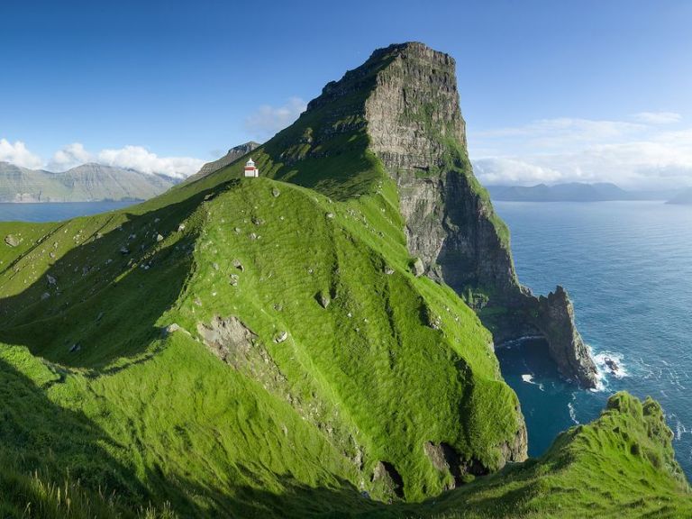James Bond 007 | Official Faroe Islands Tour.