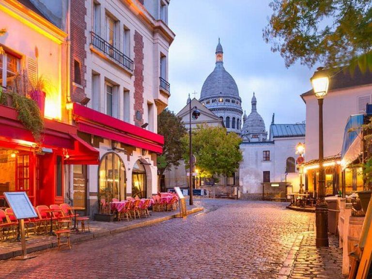 The Montmartre Walking Tour Experience.