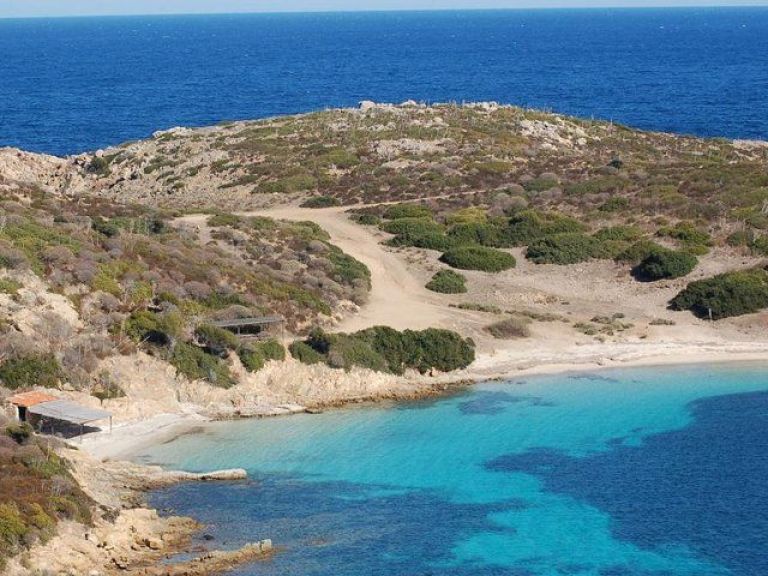ASINARA ISLAND TOUR - Full Day (Off Road Tour in the National Park).