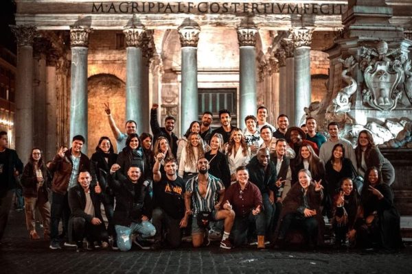 Nightlife in Rome: Pub Crawl Experience