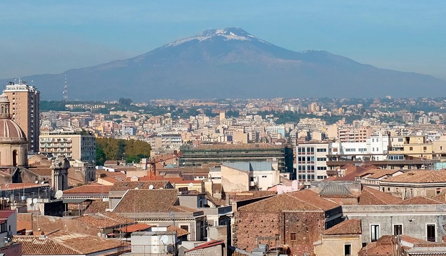 Attractions-in-Catania Discover the vibrant city of Catania, located on the eastern coast of Sicily. This charming destination offers a perfect blend of history, culture, and natural beauty, making it an ideal spot for every traveler.