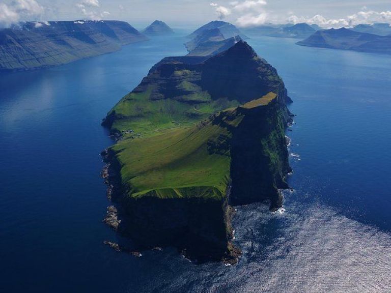 Northern Isles of the Faroes + Kalsoy Island Classic | Special Tour – 5 Islands In One Day.