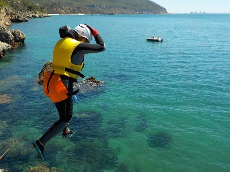 The “Soft Coasteering - Portinho da Arrábida” is an experience for those looking for strong emotions, in a heavenly place...