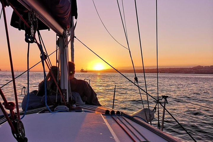 Cascais Romantic Private 2h-Cruise - Imagine you and your better-half sailing into the sunset, under a blue magnificent sky.