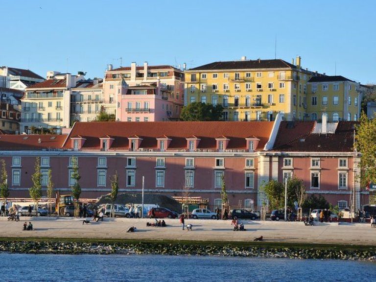 Lisbon Old town Sailng Cruise