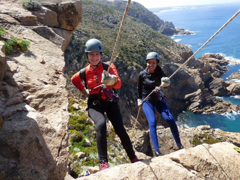 Rappelling Circuit in Sintra - Set off to discover the Sintra-Cascais Natural Park and enjoy a spectacular morning/afternoon...