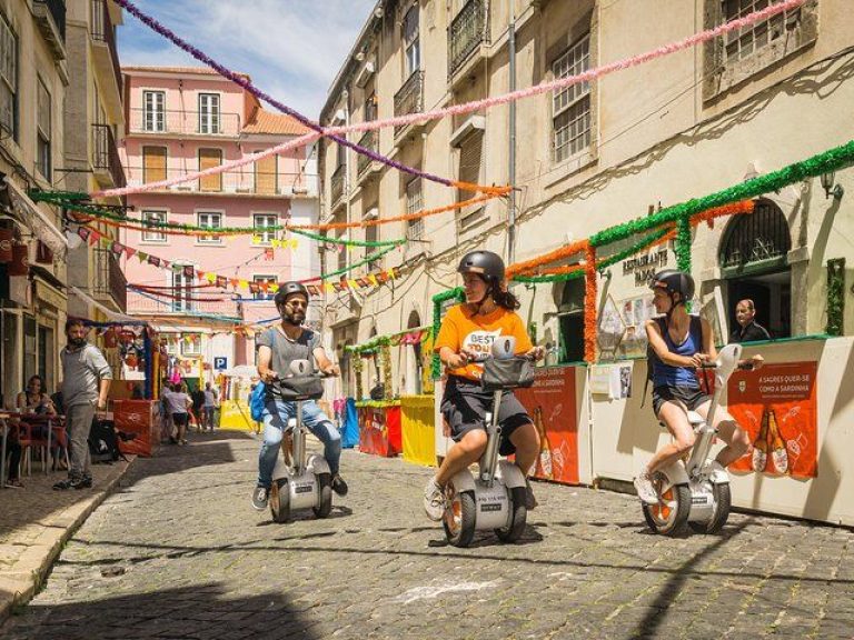 Sitway and Tuk Tuk Tour - This Sitway tour will focus on the main historical district of Lisbon, Alfama and also a Tuk Tuk...