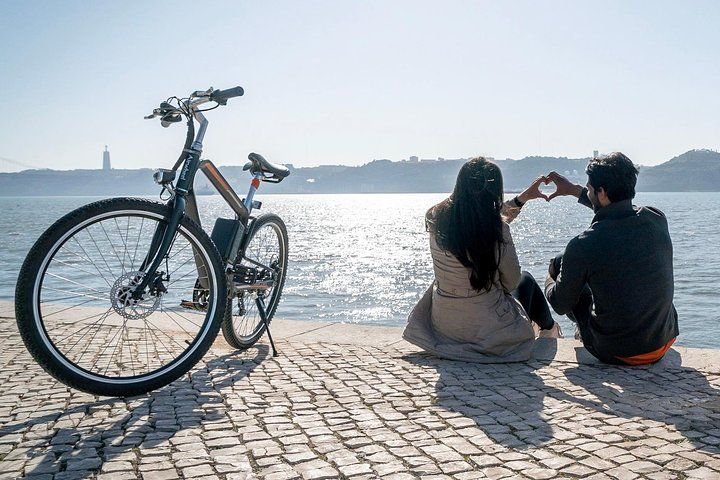 Riverside E-Bike Tour - Wanna do more? Go hardcore and follow the Tagus river on a 2.5-hour tour highlighting the river’s...