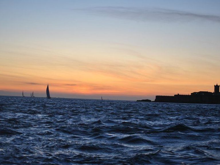 Cascais Sunset Private Cruise - Stressed out from the hustle of day-to-day ? How about a sailing trip off the coast of Cascais?