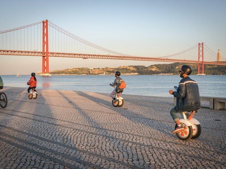 Riverside Sitway Tour - Wanna do more? Go hardcore and follow the Tagus river on a 2.5-hour tour highlighting the river’s...