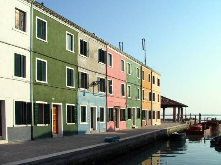 Murano & Burano - Enjoy the islands of Murano, Burano in the heart of the northern lagoon, and discover a more authentic...