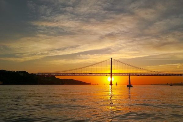 Lisbon Best Sunset Sailing Cruise