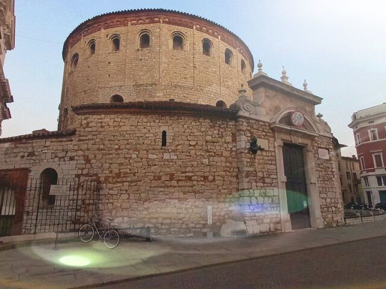 Brescia and Franciacorta outlet