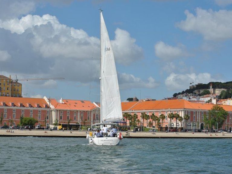 Lisbon Old town Sailng Cruise