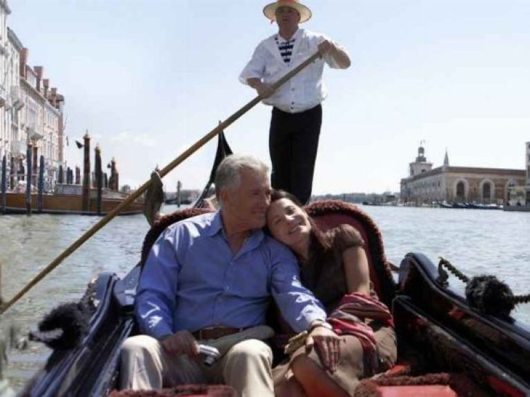 Proposal Gondola Ride in Venice - Enjoy a private, 30-minute gondola ride with prosecco and a rose so that you can have the...