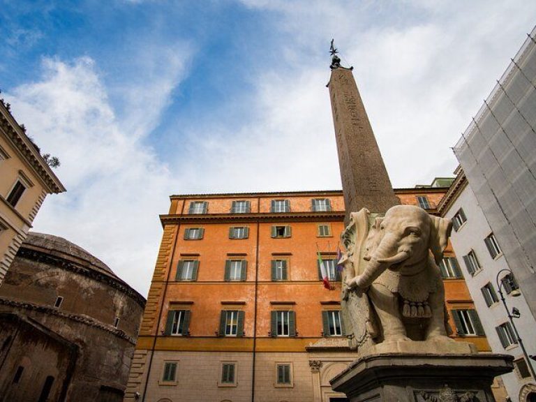 Fountains and Temples: the Trevi Fountain, the Pantheon and Navona Square Tour - Book this tour and see the essence of...