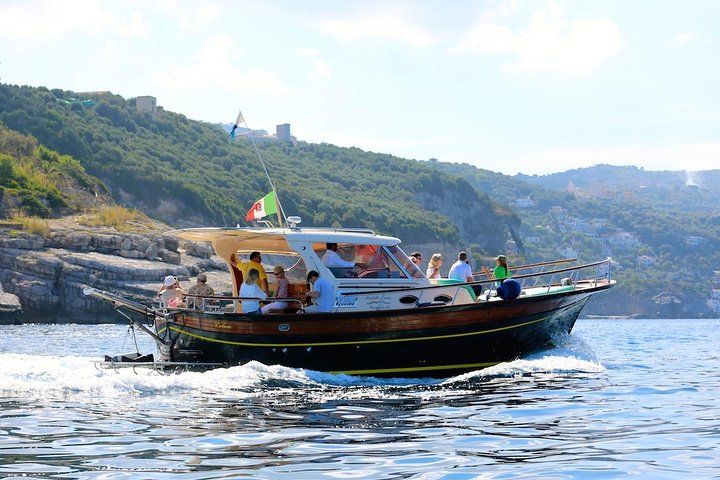 Positano and Amalfi boat tour - Meet your driver at 8:45am outside the Starhotel Terminus Naples and transfer by minivan/...