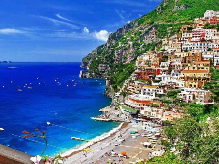 Positano, Amalfi & Ravello - Pick-up and drop off directly from your accommodation or nearest meeting point.