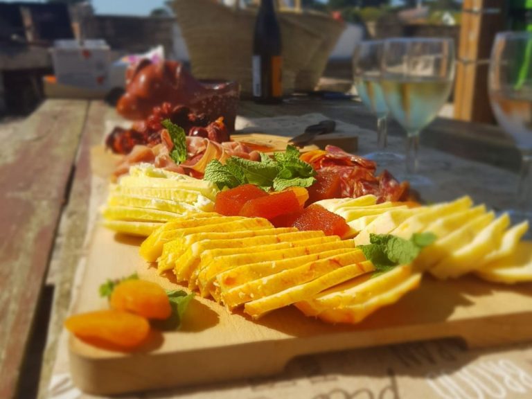 Taste of Sintra’s Wonders  – Wine & Tapas Tasting Tour - This gastronomical experience is an all-in-one mouthwatering tour...