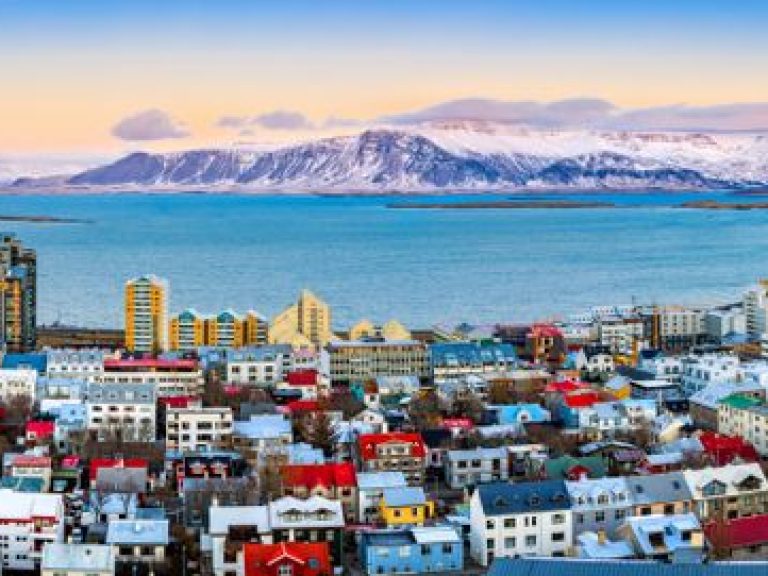Private 4 hour Reykjavik Driving Tour - We are excited to offer you a private Reykjavik 4-hour driving tour, where you'll...