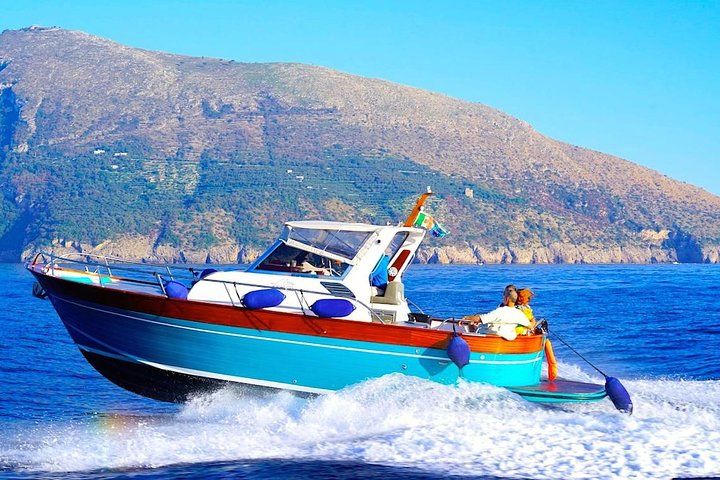 Amalfi coast boat tour - Meeting point at 7:00 am at Termini train station (Rome)* and departure with high-speed train for...