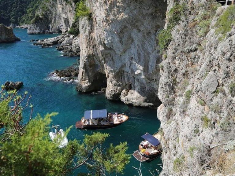 Sorrento coast and Capri boat tour - Meet your driver at 8:45am and transfer by minivan/minibus at the port of Piano di...