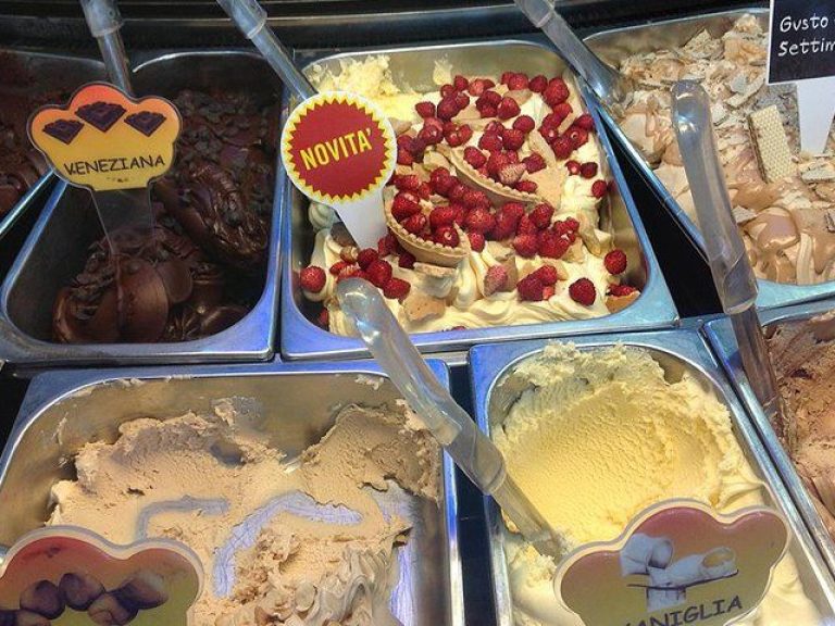Italian Gelato Cooking Class - Enjoy the sweetest lesson on earth! You will learn to prepare the real Italian gelato joining...