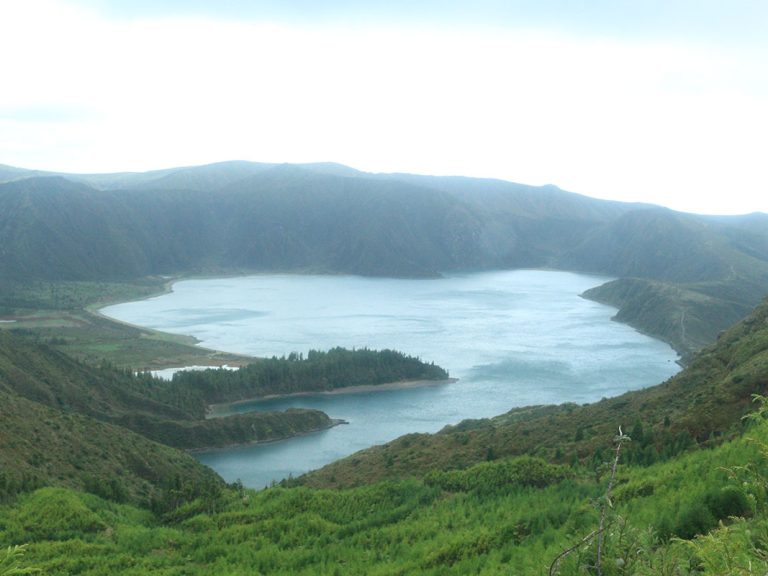 Lagoa do Fogo and Wild Lakes - Cruise around São Miguel in an off-road vehicle as you seek out the island's one of the most...