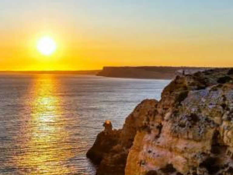 Ponta da Piedade Sunset Cruise - Discover one of the most beautiful spots on the coast of the Algarve on a romantic boat...