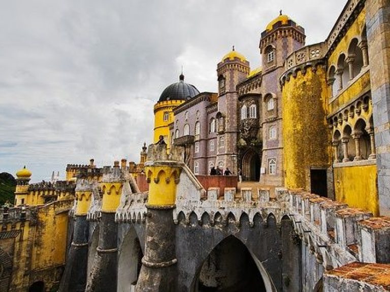 Wonders of Sintra & Coast - Come and discover the charms of Sintra, the most rustic areas and the wonderful beaches.