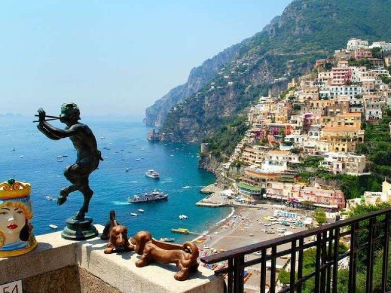 The beauty of Positano - Explore pretty Positano at your leisure during this private 4-hour trip from Sorrento with a...