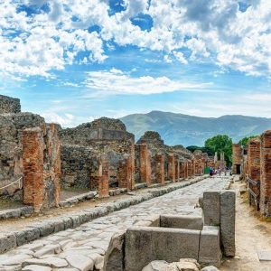 Walking tour in Pompei - Enjoy a full day private tour discovering the ancient ruins of Pompeii and climb the Mount Vesuvius...