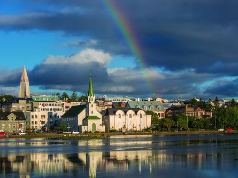 Private 4 hour Reykjavik Driving Tour - We are excited to offer you a private Reykjavik 4-hour driving tour, where you'll...