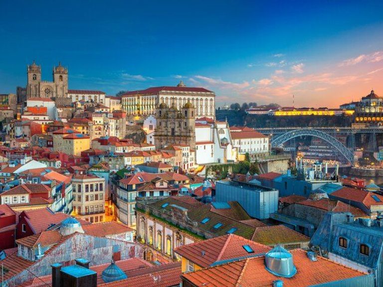 Jewish Porto Private Tours - There is a story we want to tell you. A story revealed by the great masters forever preserved in endless secrets.