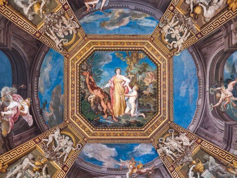 Semi Private Tour: Vatican Museum, Sistine Chapel & St Peter's - Skip the line guided tour of the biggest museum complex...