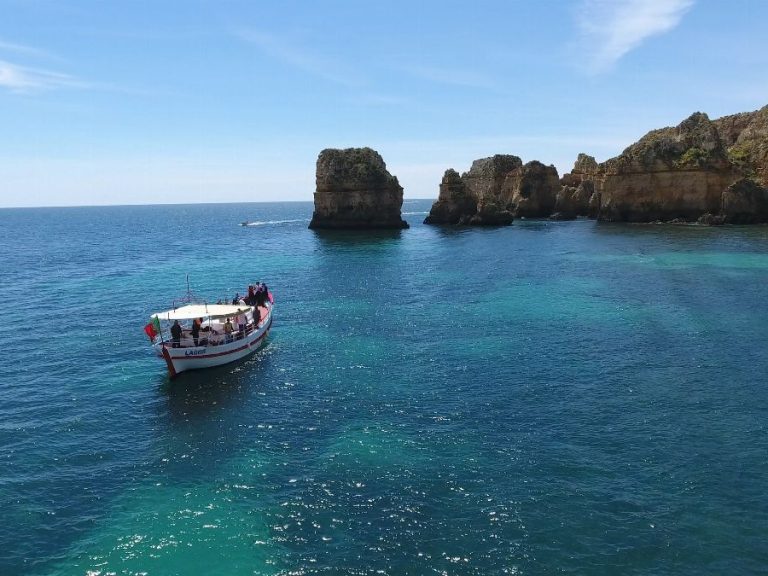 Ponta da Piedade Sunset Cruise - Discover one of the most beautiful spots on the coast of the Algarve on a romantic boat...