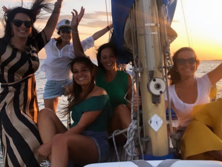 Sailboat Private Tour From Lisbon - Gather your family or friends and venture out on a private boat tour on the Tagus River.