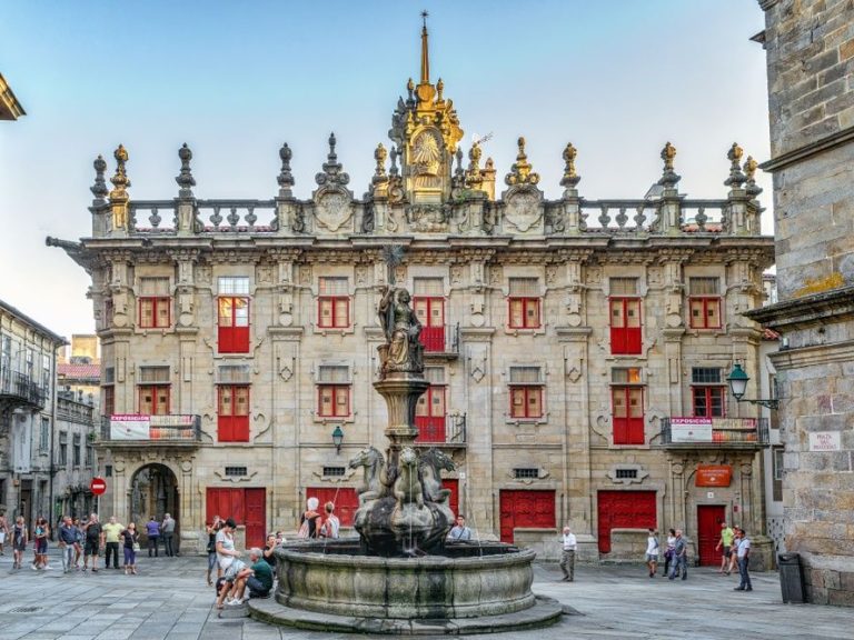 Santiago de Compostela Private Tour from Lisbon - Visit the Spanish city of Santiago de Compostela on a private day trip...