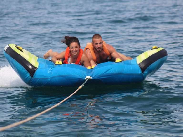 Crazy Cookie from Armação de Pêra - This Crazy Cookie is certainly the funniest water sports in Algarve. The crazy sofa...