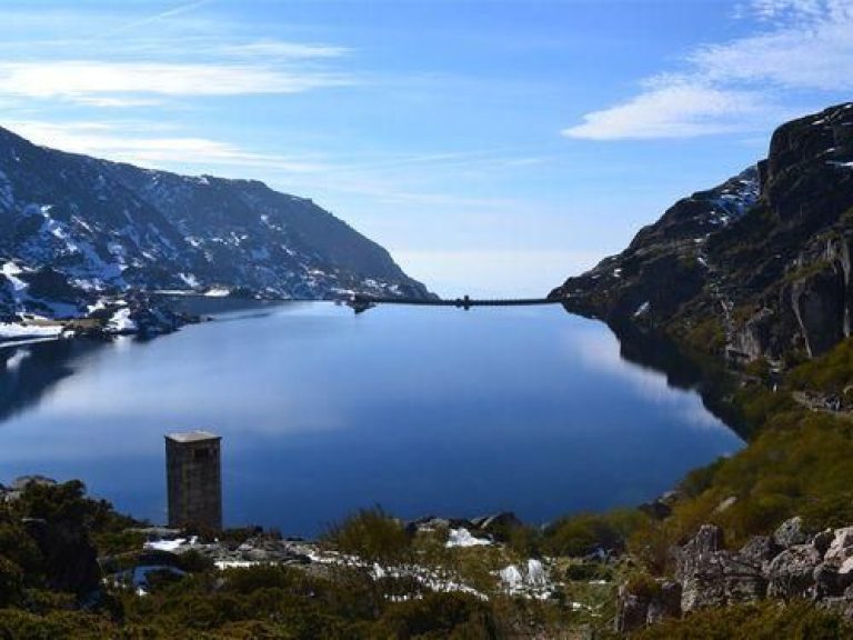 Serra da Estrela Private Tour From Lisbon - Discover the largest mountain range in Portugal on this full-day tour of the...