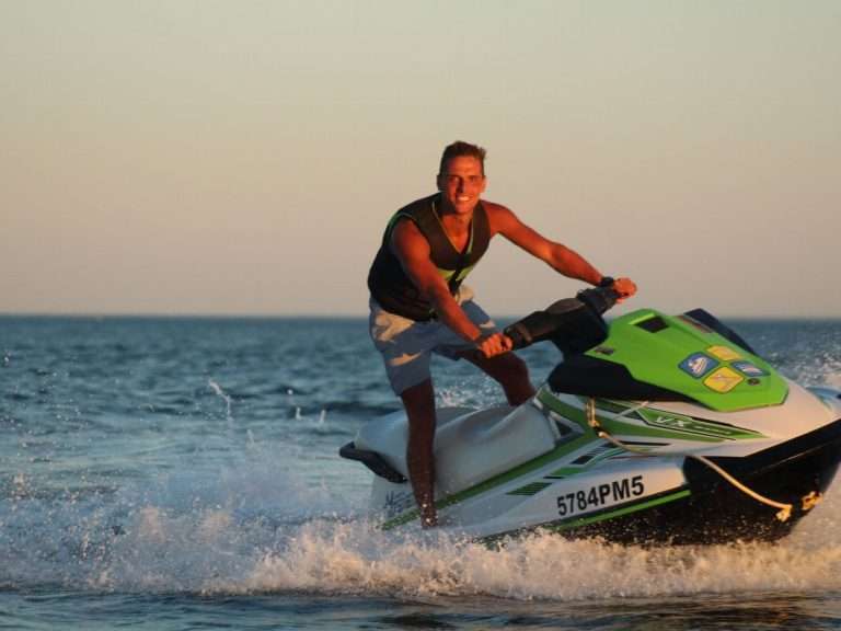 Jet Ski in Armação de Pêra - Let’s go ride a jet ski! This Jet Skiing Experience in Armacao de Pera is one of the funniest...