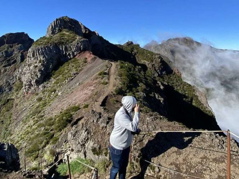 Transfer Self-Guided Sunrise Hike from Pico do Arieiro to Pico Ruivo  - Experience the most amazing natural scenery as you...