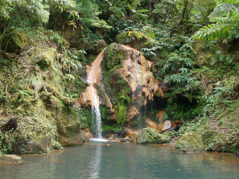 Full-Day Jeep Tour and Canyoning - Lagoa do Fogo and Ribeira dos Caldeirões - Cruise around São Miguel in an off-road...